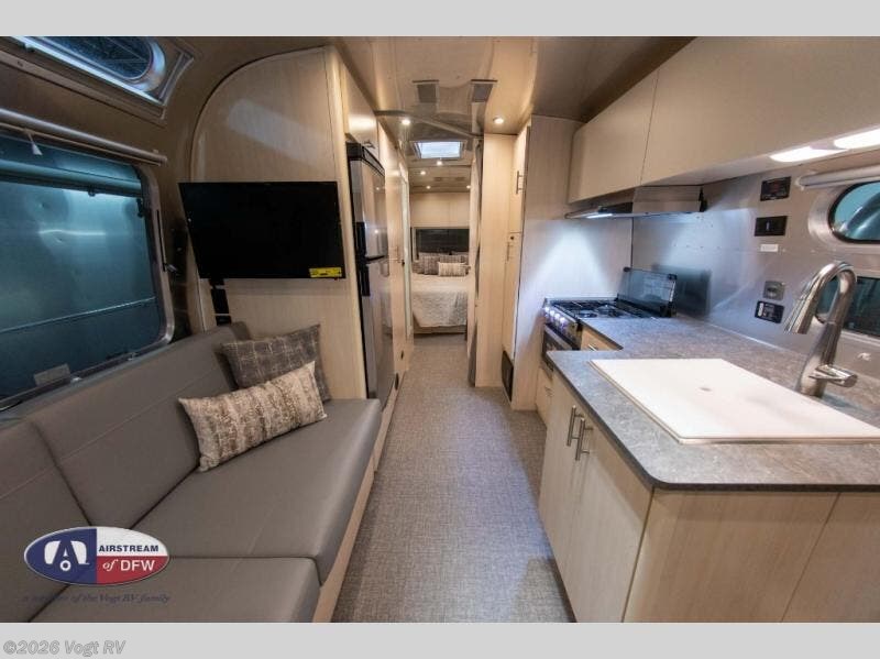 2023 Airstream Flying Cloud 27FB RV for Sale in Fort Worth, TX 76111 PJ565560