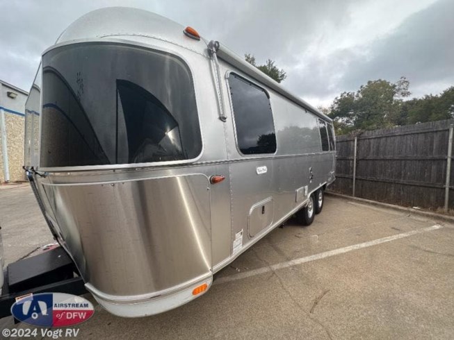 2024 Flying Cloud 25FB by Airstream from Vogt RV in Fort Worth, Texas