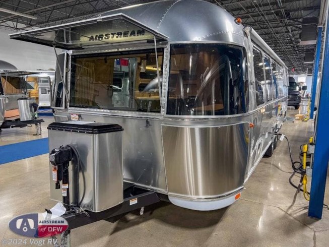 2024 Globetrotter 30RB Twin by Airstream from Vogt RV in Fort Worth, Texas