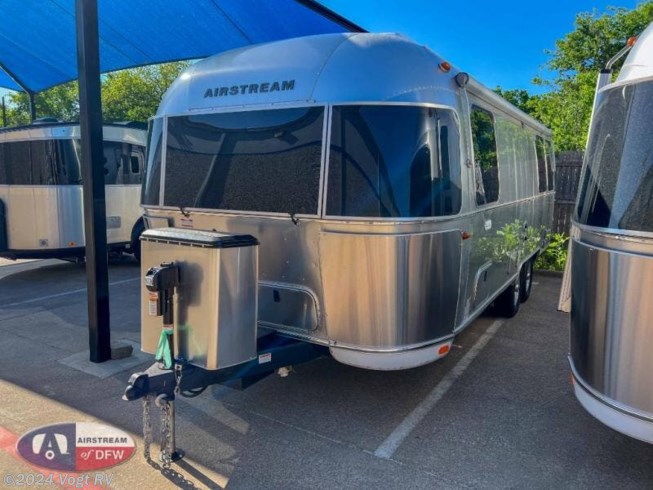 2024 Flying Cloud 25FB Twin by Airstream from Vogt RV in Fort Worth, Texas