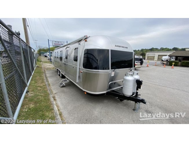 New 2022 Airstream Classic 30RB Twin available in Ramsey, Minnesota
