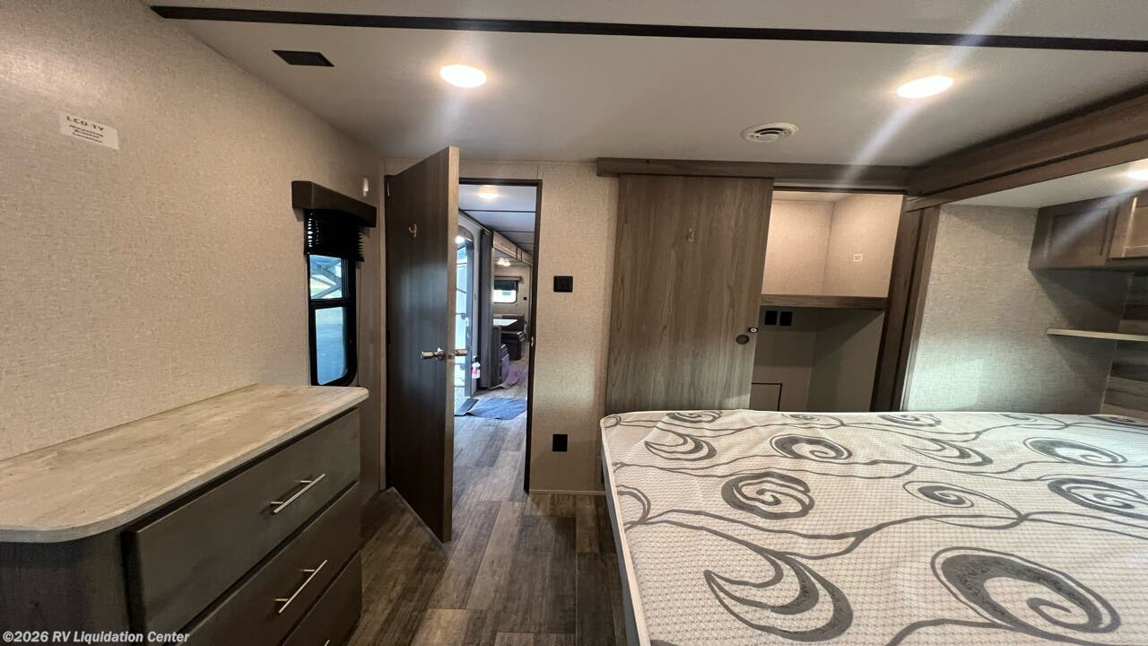 2021 VALANTE LITE 34RE by CrossRoads from RV Liquidation Center in Madera, California
