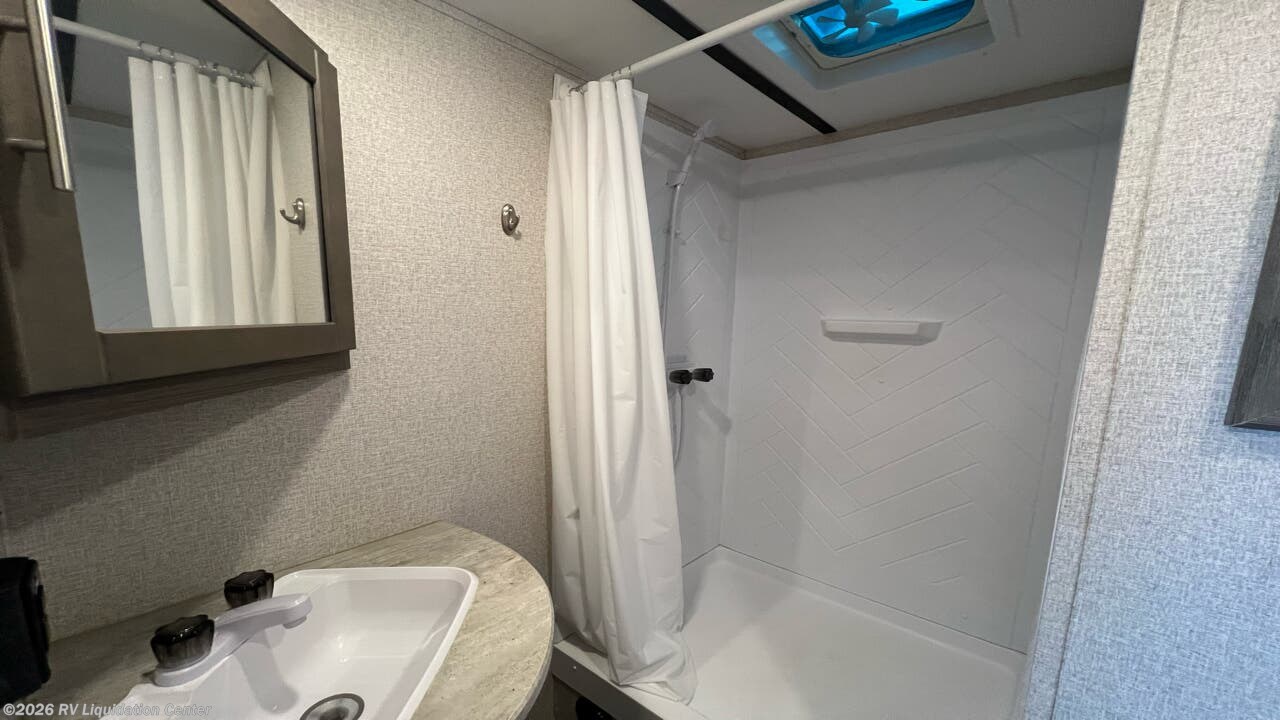 Used 2021 CrossRoads VALANTE LITE 34RE available in Madera, California