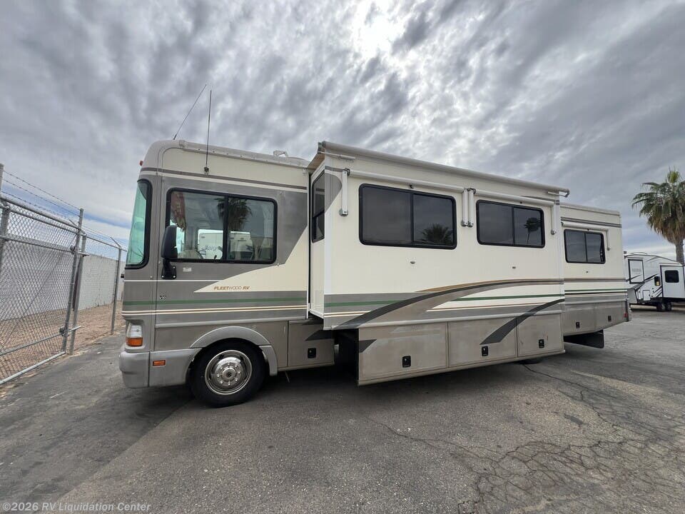 2000 Fleetwood Bounder 31W 31W - Used Class A For Sale by RV Liquidation Center in Madera, California