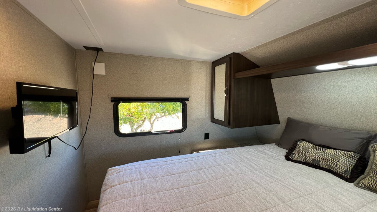 2019 Springdale 282 282 by Keystone from RV Liquidation Center in Madera, California