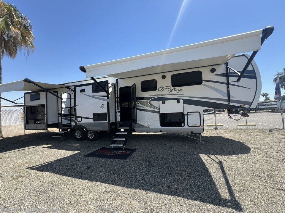 2023 Highland Ridge Open Range Fifth Wheels 395BHS - Used Fifth Wheel For Sale by RV Liquidation Center in Madera, California