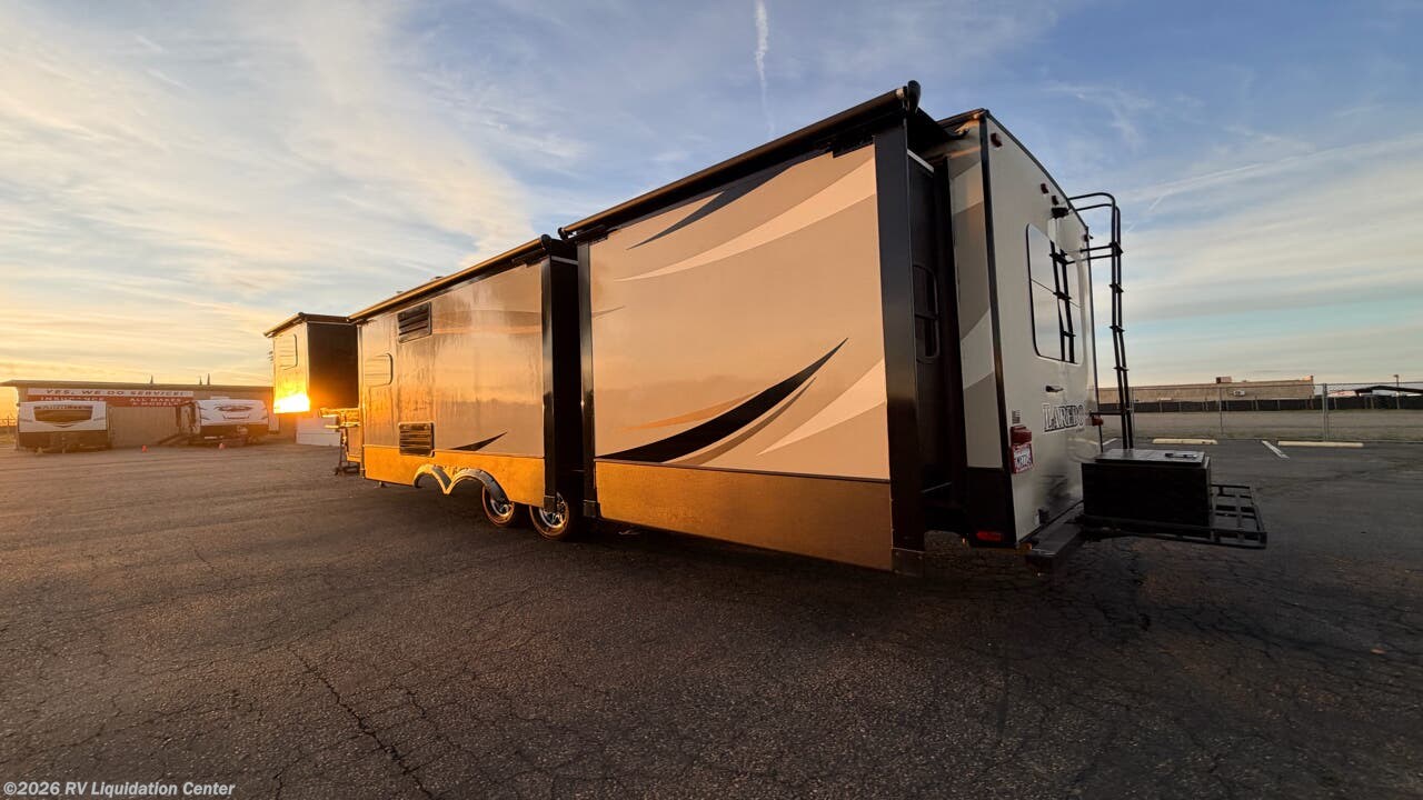 2018 Keystone Laredo 340fl - Used Fifth Wheel For Sale by RV Liquidation Center in Madera, California