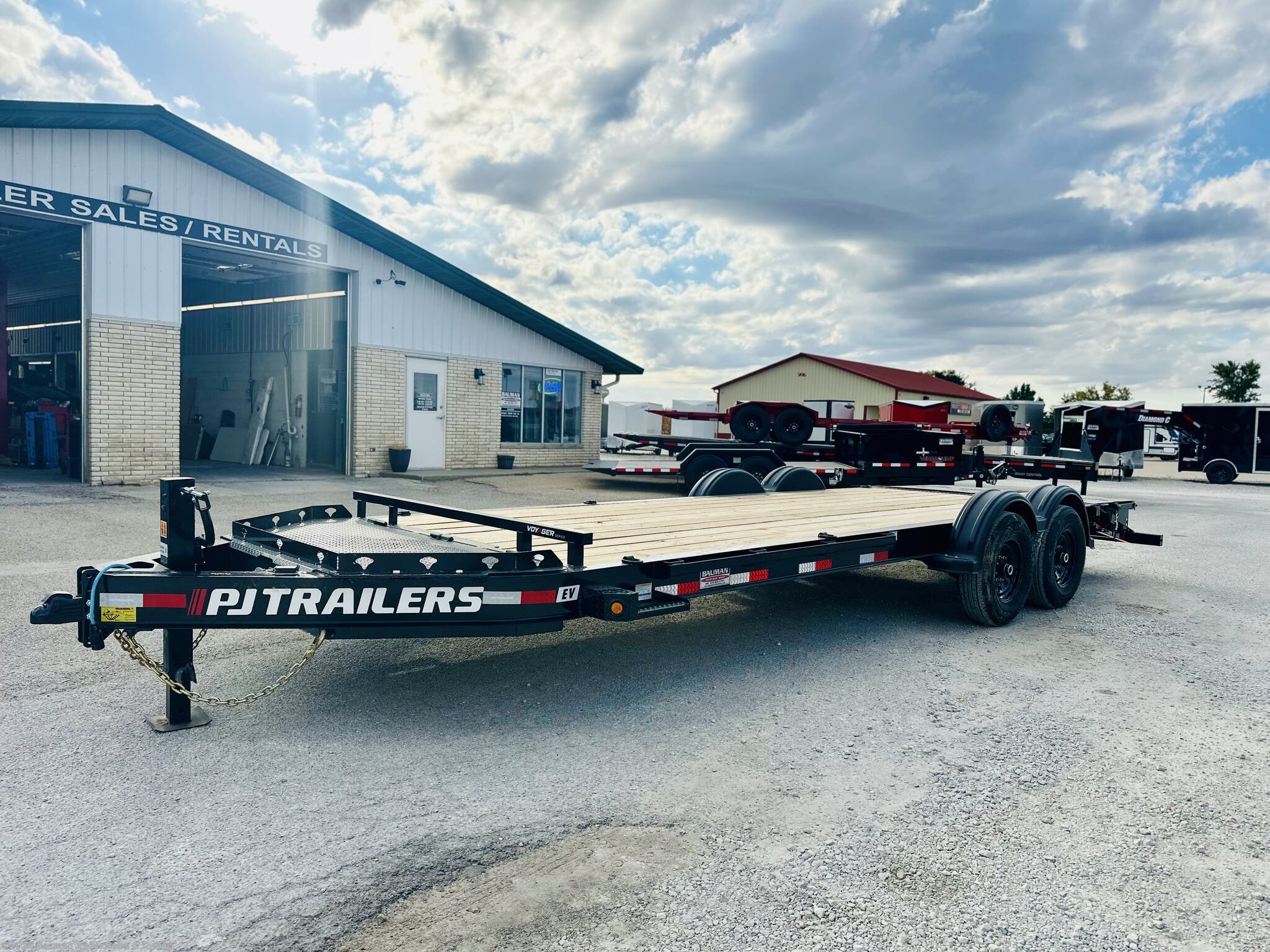 2026 PJ Trailers EV 22X83 EQUIPMENT TRAILER-DOVETAIL W/ MONSTER RAMPS