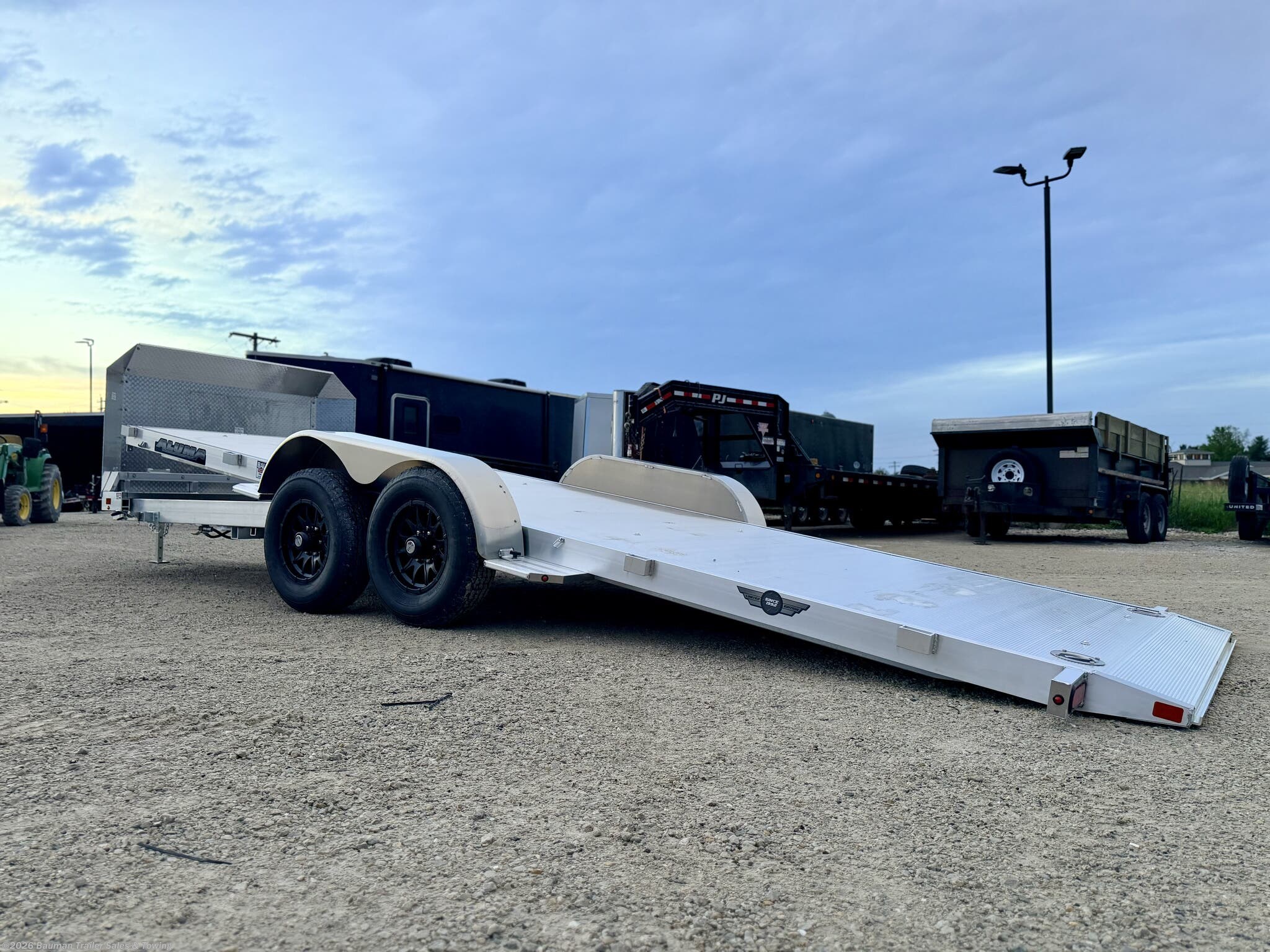 2027 Aluma 8220H photo 3