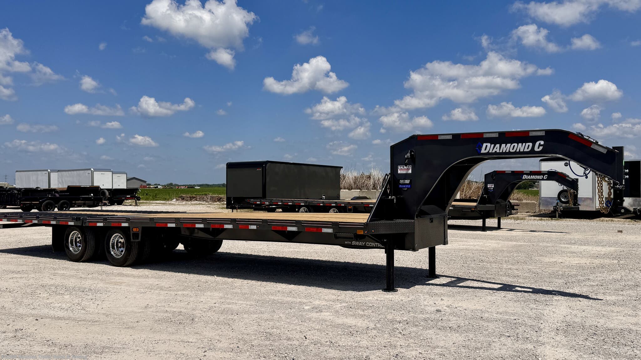 2026 Diamond C FMAX212 photo 3