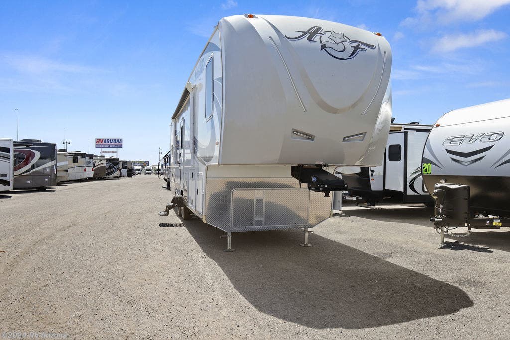 2017 Northwood Arctic Fox Fifth Wheels 29-5K RV for Sale in El Mirage