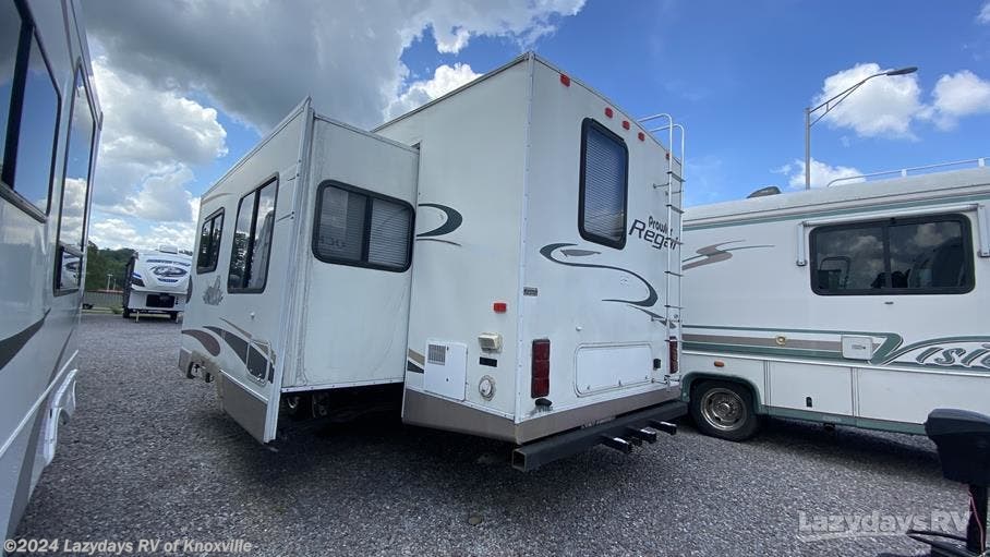 2004 Prowler Regal 5th Wheel For Sale