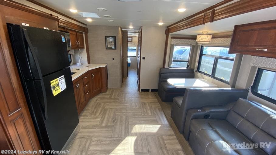 2018 Dynamax Corp Dx3 36fk Rv For Sale In Knoxville Tn 37924 Wu52078