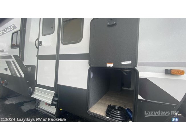2024 Winnebago Voyage V3033BH - New Travel Trailer For Sale by Lazydays RV of Knoxville in Knoxville, Tennessee