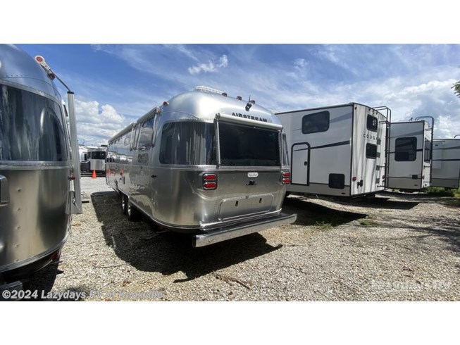 2024 Flying Cloud 30RB by Airstream from Airstream of Knoxville in Knoxville, Tennessee