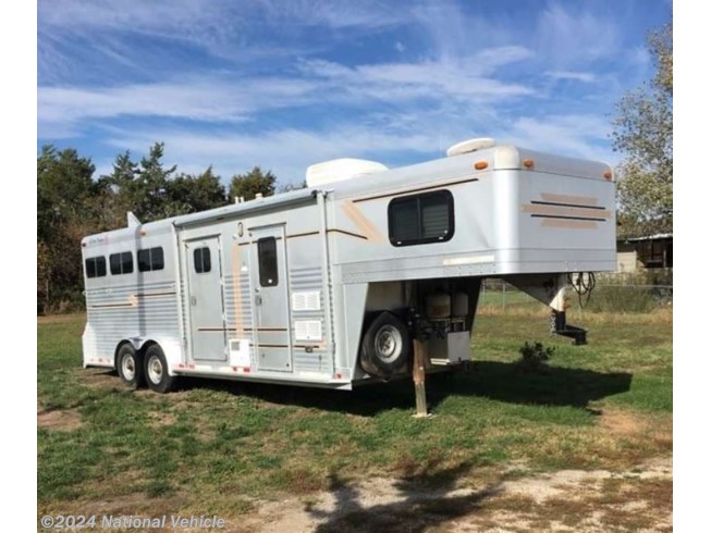 1997 4 Star Rv 3 Horse 25 Trailer With Living Quarters For Sale