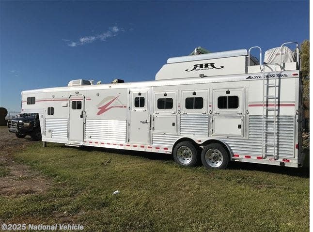 2006 Elite Trailers 4 Horse Trailer with Living Quarters