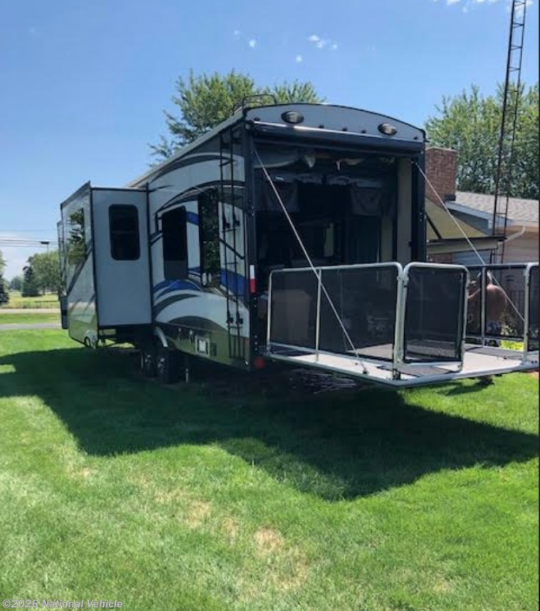 2015 EverGreen RV Tesla Toy Hauler 3212 RV for Sale in Owosso, MI 48867