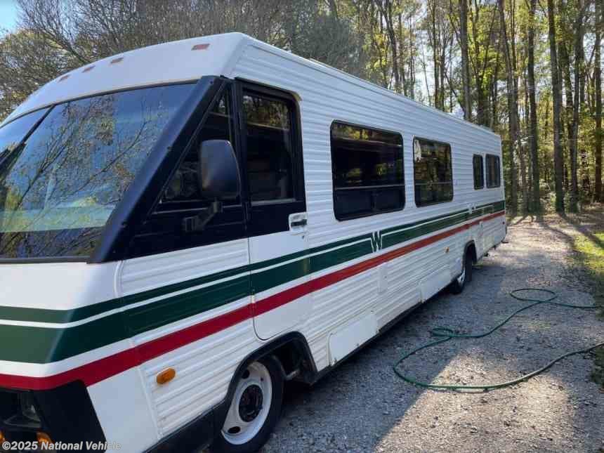 1987 Winnebago Chieftain 33RU RV for Sale in Linden, NC 28356