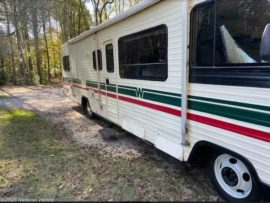 1987 Winnebago Chieftain 33RU RV for Sale in Linden, NC 28356