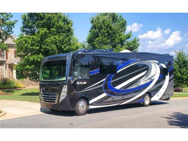 2019 Thor Motor Coach Outlaw 37RB RV for Sale in Chapel Hill, NC 27517