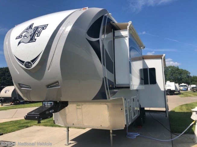 2019 Northwood Arctic Fox Silver Fox Edition 27-5L RV for Sale in