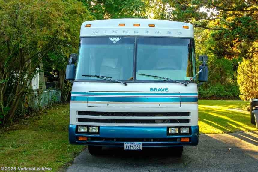 1996 Winnebago Brave 29A RV for Sale in Central Islip, NY 11722
