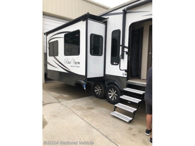 2017 Buck&#39;s Tiny Houses Evergreen Bay View 374REBH - Used Fifth Wheel For Sale by National Vehicle in Covington, Louisiana
