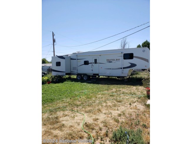 2007 Winnebago Bristol Bay 3420BH - Used Fifth Wheel For Sale by National Vehicle in Plainfield, Illinois