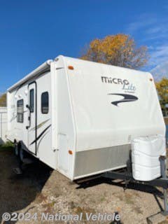 2015 Forest River Flagstaff Micro Lite 25KS - Used Travel Trailer For Sale by National Vehicle in Ankeny, Iowa