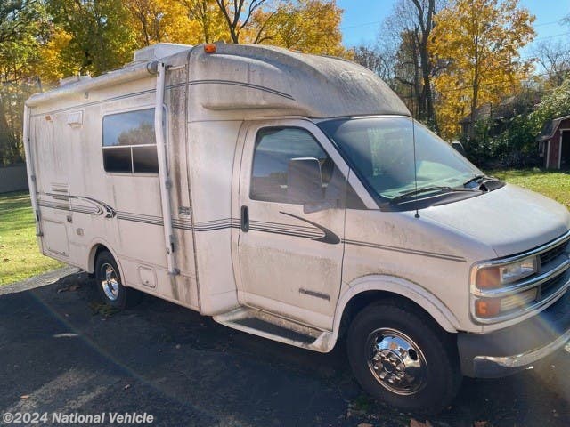 2001 R-Vision Trail-Lite B-Plus 210 T&C Sport - Used Class B For Sale by National Vehicle in Omaha, Nebraska