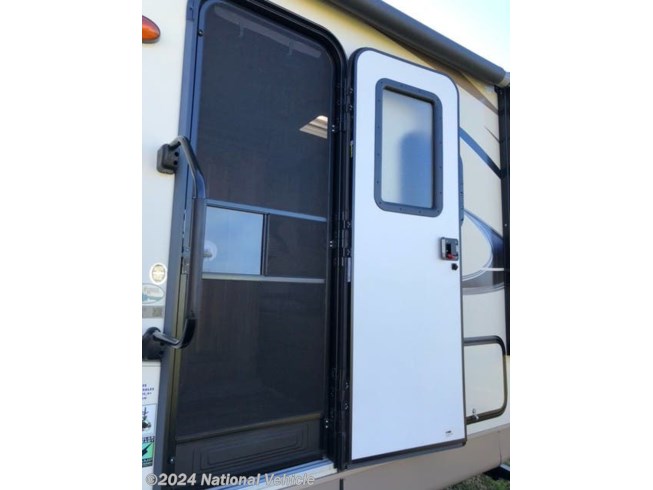 2017 Forest River Flagstaff Micro Lite 25BHS - Used Travel Trailer For Sale by National Vehicle in Harrisville, West Virginia