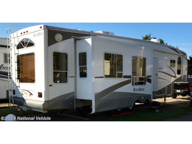 2008 Nu-Wa HitchHiker Champagne 35 LKRSB - Used Fifth Wheel For Sale by National Vehicle in Omaha, Nebraska
