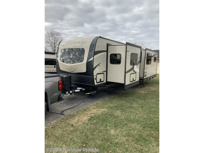 2021 Forest River Rockwood Ultra Lite 2912BS - Used Travel Trailer For Sale by National Vehicle in St Marys, Ohio