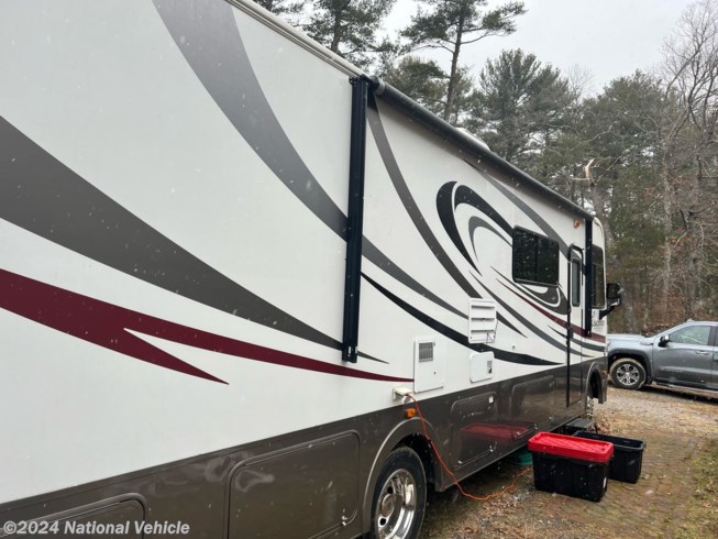 2013 Coachmen Mirada 29DS - Used Class A For Sale by National Vehicle in Dartmouth, Massachusetts