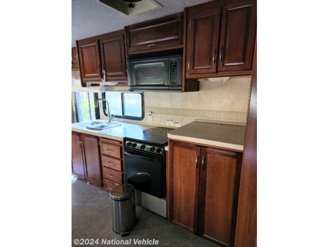 2006 Fleetwood Bounder 35E - Used Class A For Sale by National Vehicle in Omaha, Nebraska