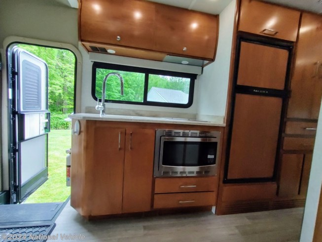 Used 2018 Tiffin Wayfarer 24QW available in North Oxford, Massachusetts