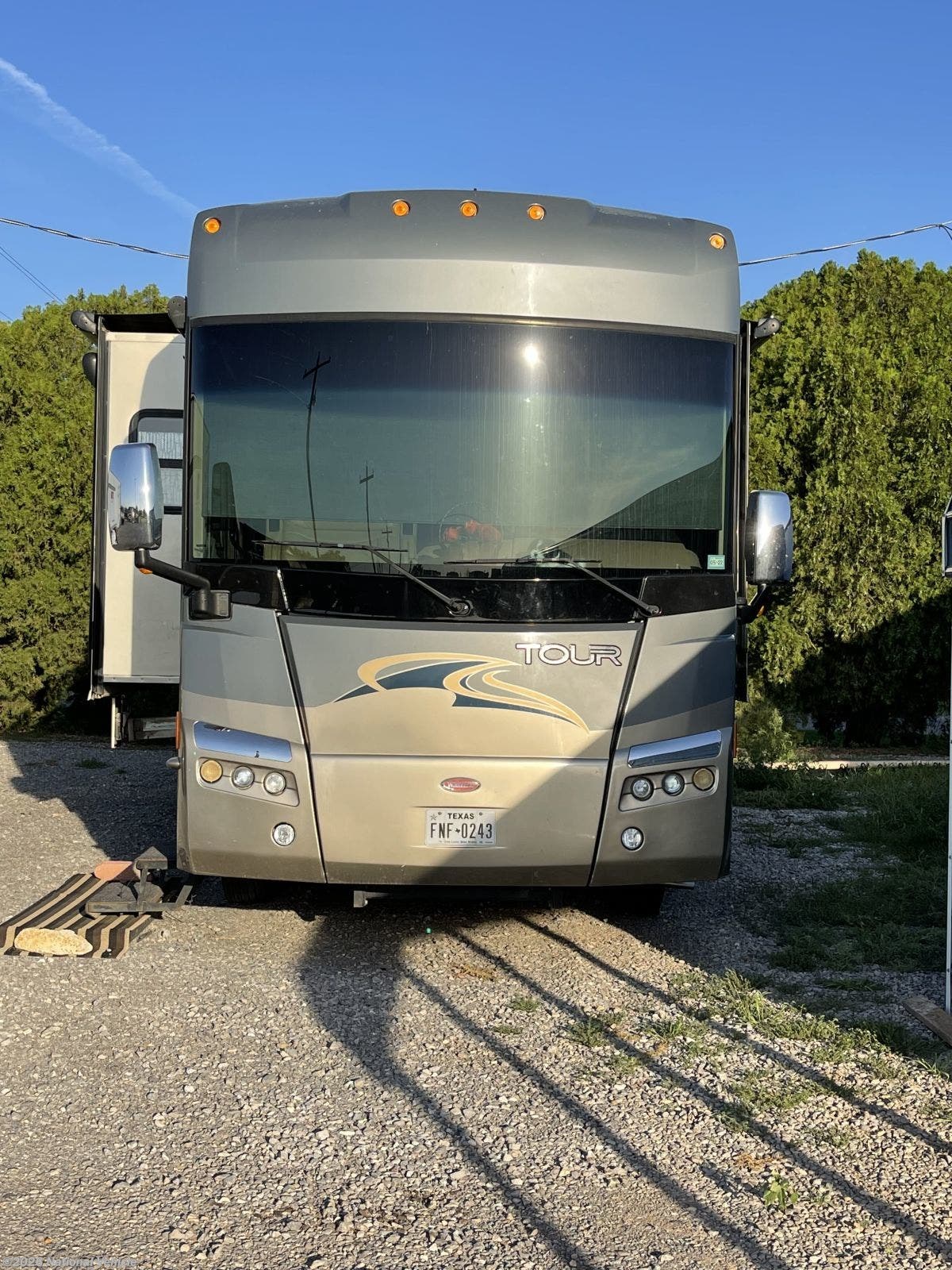 2010 Winnebago Tour 40BD RV for Sale in Crowell, TX 79227 c415401