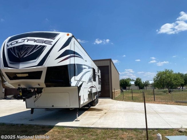 2016 Dutchmen Voltage Toy Hauler 3970 RV for Sale in LLano ...