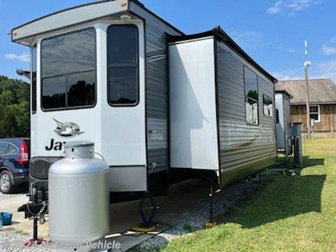 Used 2020 Jayco Jay Flight Bungalow Destination 40FKDS available in Toccoa, Georgia
