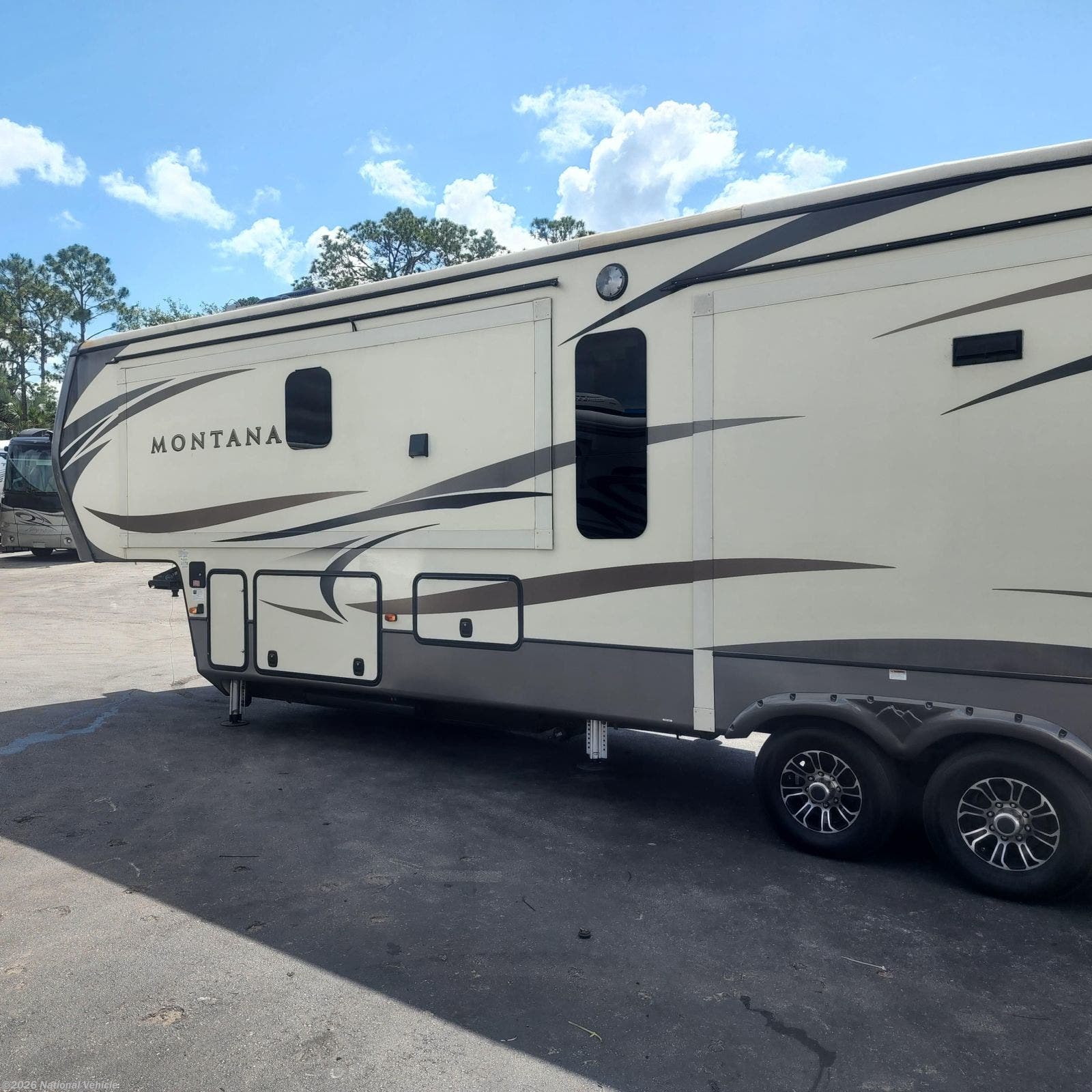 2016 Keystone Montana Legacy Edition 3721RL RV for Sale in Barefoot Bay