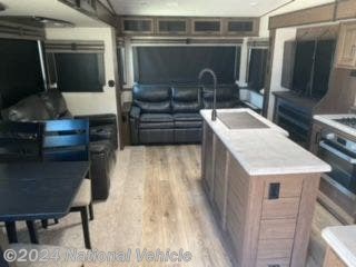Used 2021 Prime Time Crusader 330MBH available in Pimso Beach, California