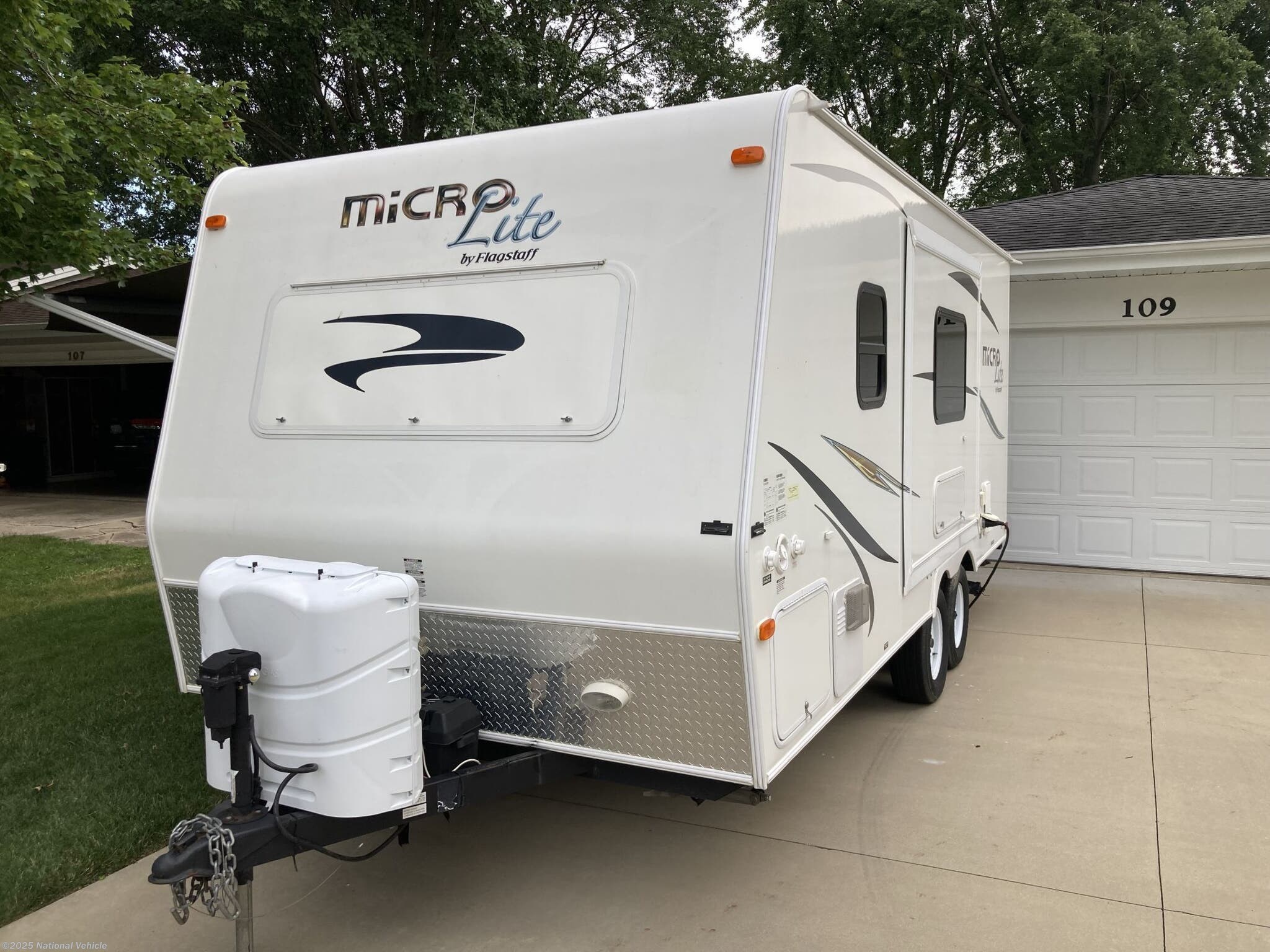 2015 Forest River Flagstaff Micro Lite 21FBRS RV for Sale in Effingham ...