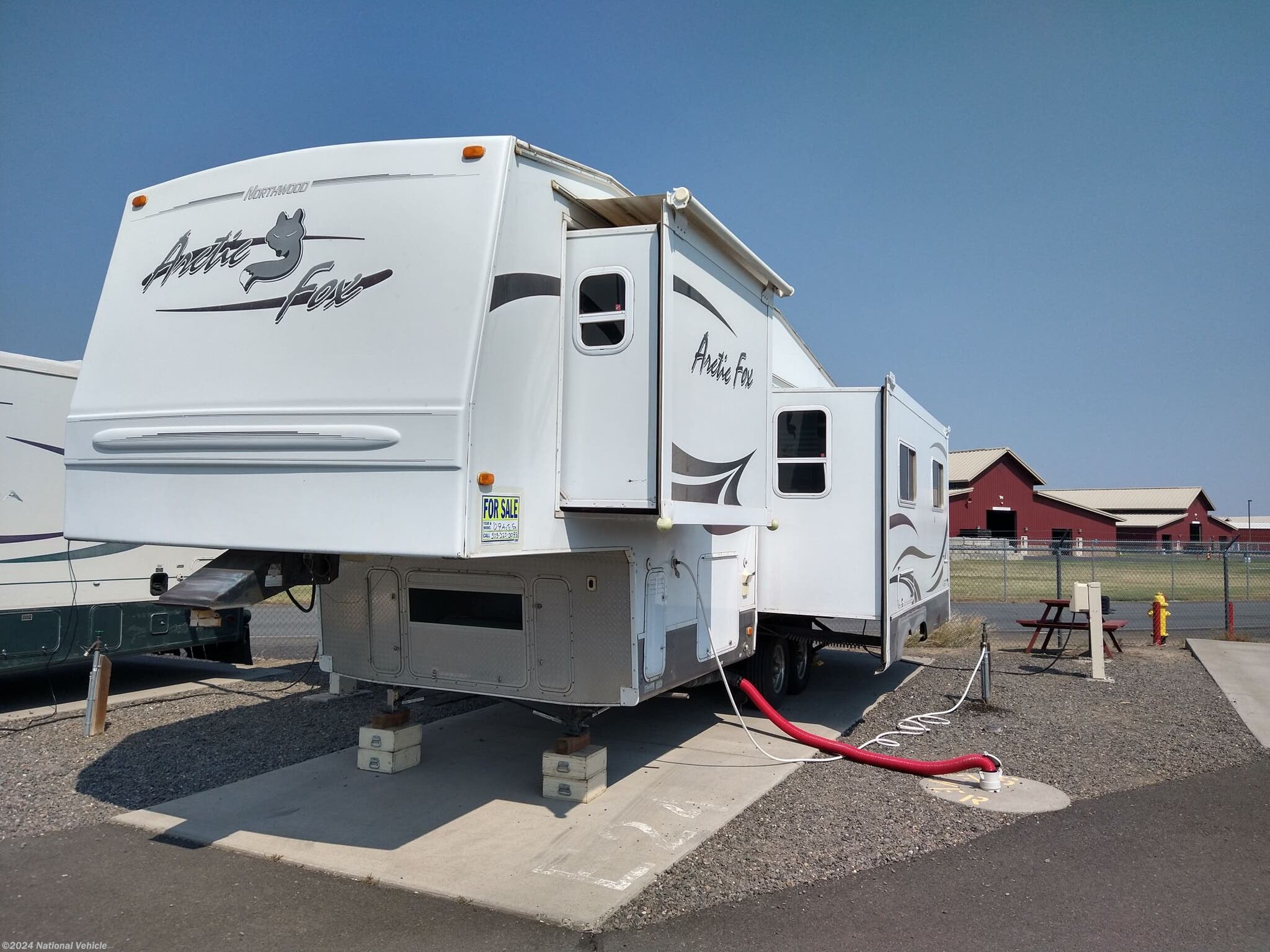 2009 Northwood Arctic Fox 5th Wheel 29-5E RV for Sale in Redmond, OR