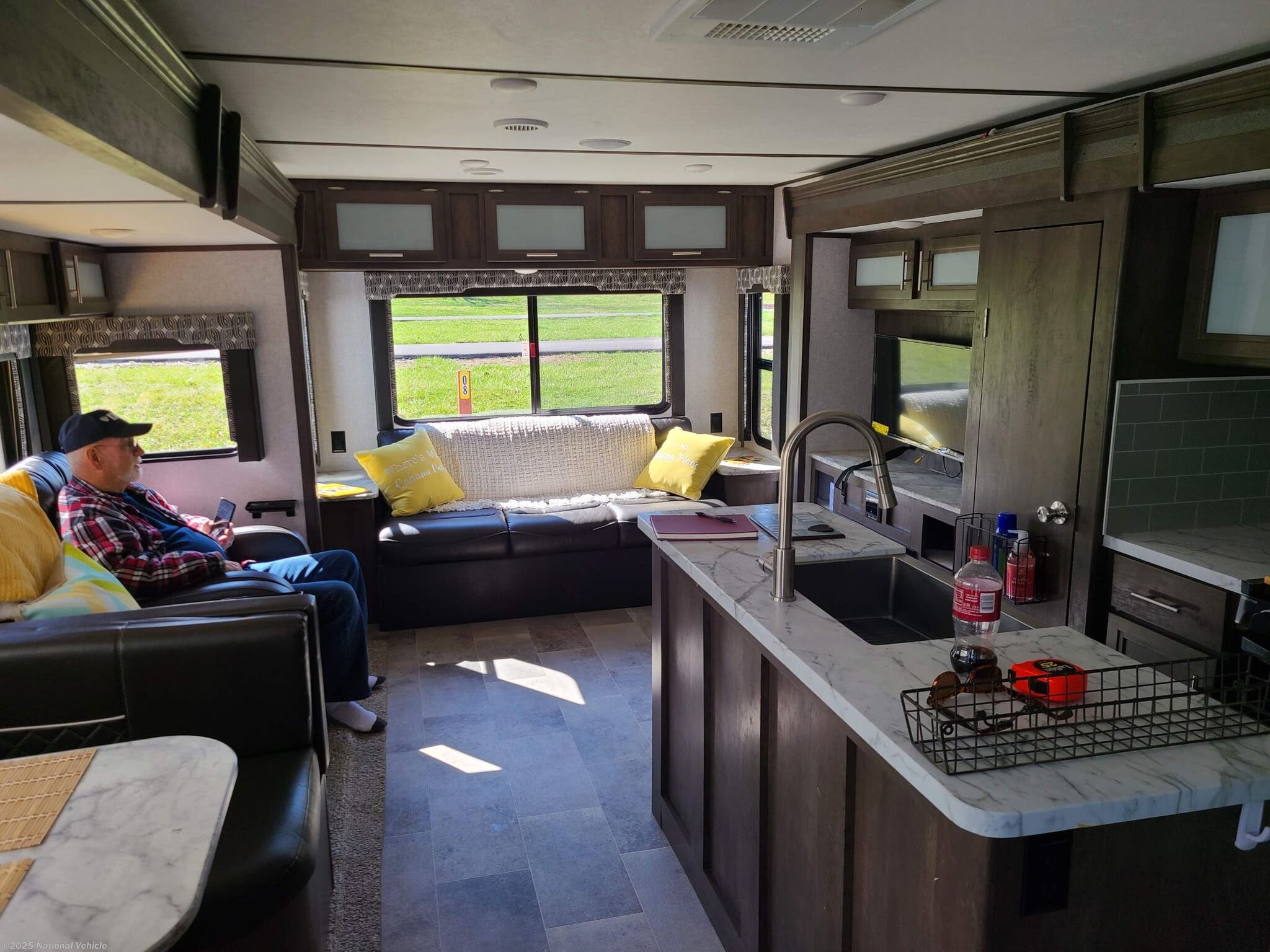 2020 Dutchmen Coleman Light 2955RL RV for Sale in Grain Valley, MO