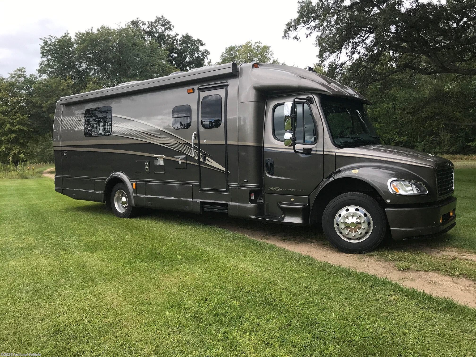 2008 Dynamax Corp Dynaquest 300ST RV for Sale in Plainwell, MI 48080