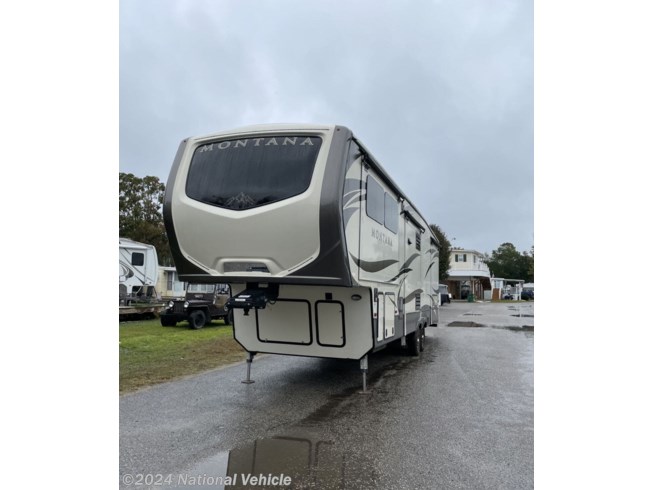Used 2017 Keystone Montana 3710FL available in Bluffs City, Tennessee