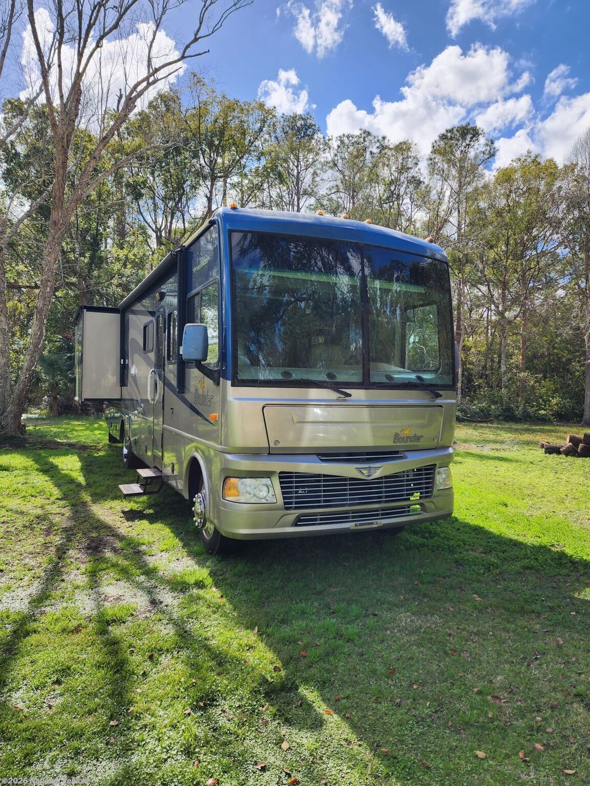 2008 Fleetwood Bounder 35E RV for Sale in Deland, FL 32724 C5414061