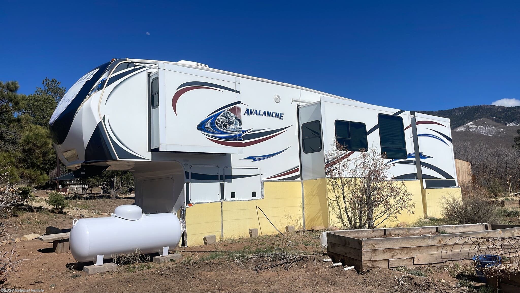 2013 Keystone Avalanche 341TG RV for Sale in Questa, NM 87556