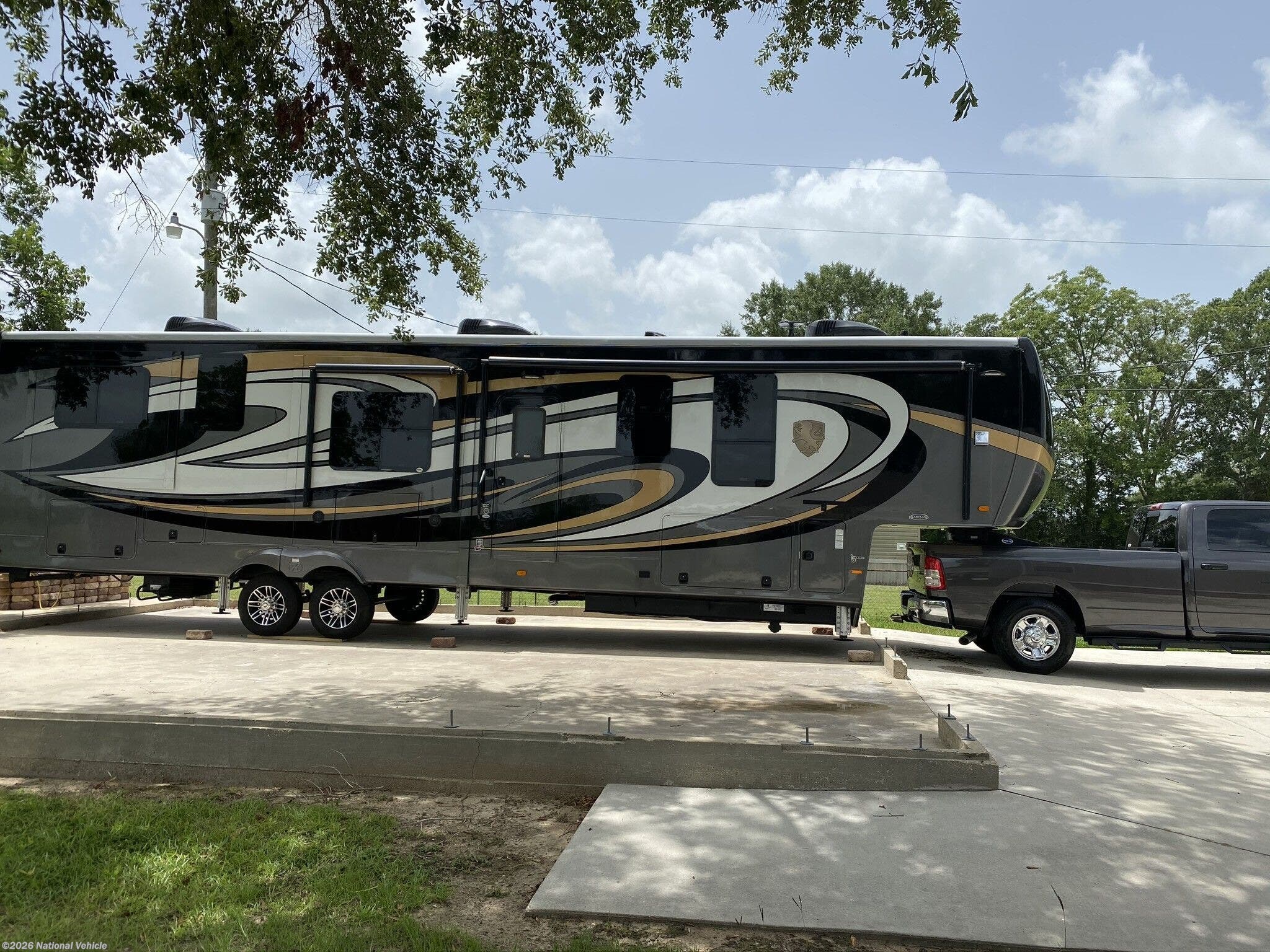 2019 Heartland Landmark 365 Phoenix RV for Sale in Carencro, LA 70520
